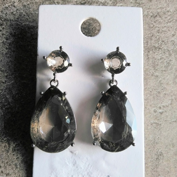 Express Rhinestone Earrings New - Picture 2 of 3